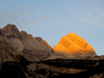 Wettersteingebirge im Morgenlicht