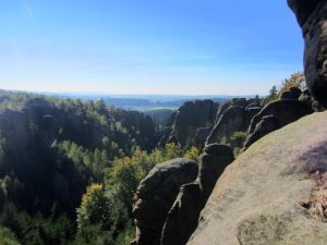 Sandsteinfelsen  bei Joggingtour im Falkengebirge am 04.10.2013